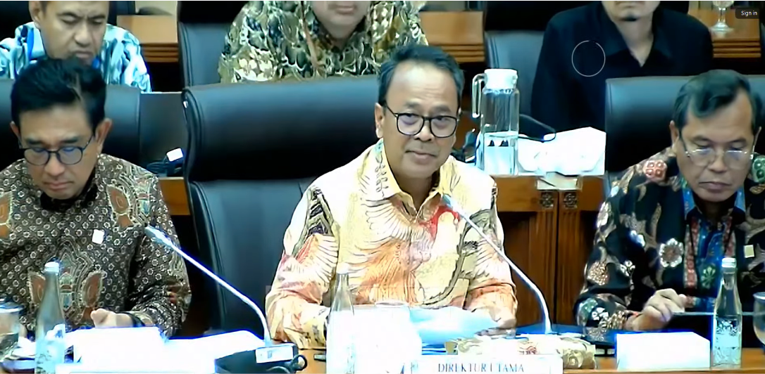 President Director of PT PLN Nusantara Power, Ruly Firmansyah (center), said PLN Nusantara Power is leading the implementation of the 2025–2034 Electricity Supply Business Plan (RUPTL), which allocates 259 projects with a total capacity of 29.8 GW. Of this, 76 percent consists of new and renewable energy (196 projects) and 24 percent non-renewable energy. He delivered the statement during a hearing (RDP) with Commission XII of the House of Representatives on Thursday (11/13/2025).