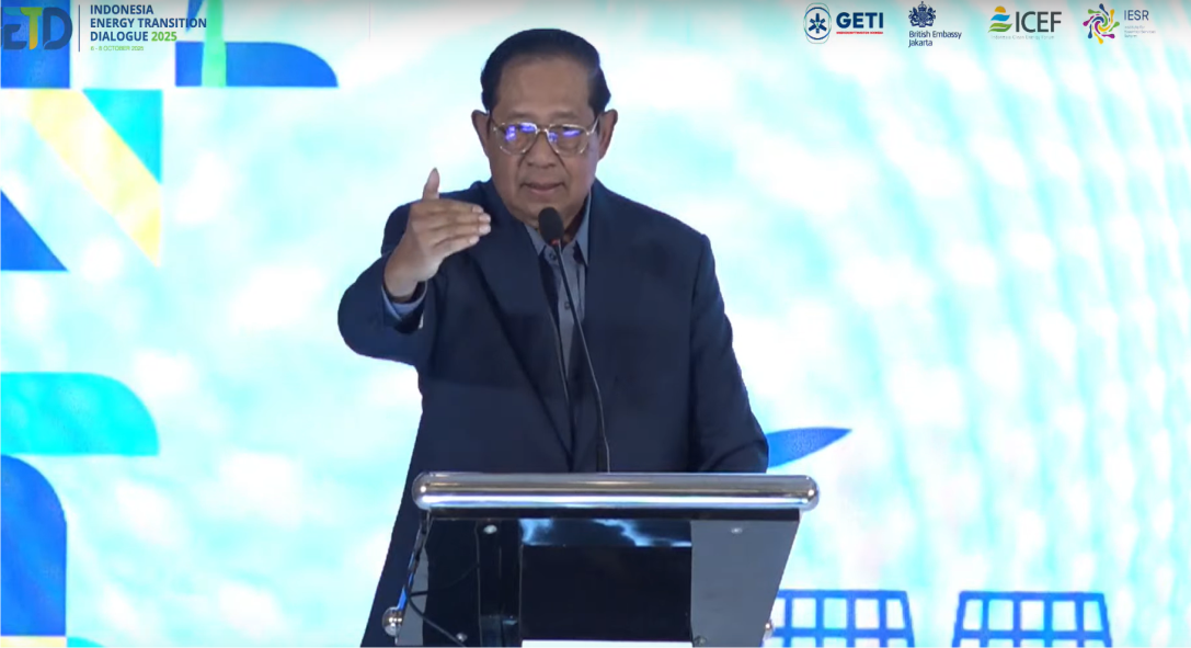 The 6th President of the Republic of Indonesia, Susilo Bambang Yudhoyono, delivered a keynote address at the Indonesia Energy Transition Dialogue (IETD) 2025 in Jakarta on Monday (October 6, 2025). “I give my full support to President Prabowo Subianto. I support his vision, commitment, and policies to build energy security and also to save our earth,” he said. (Lucky Ginting