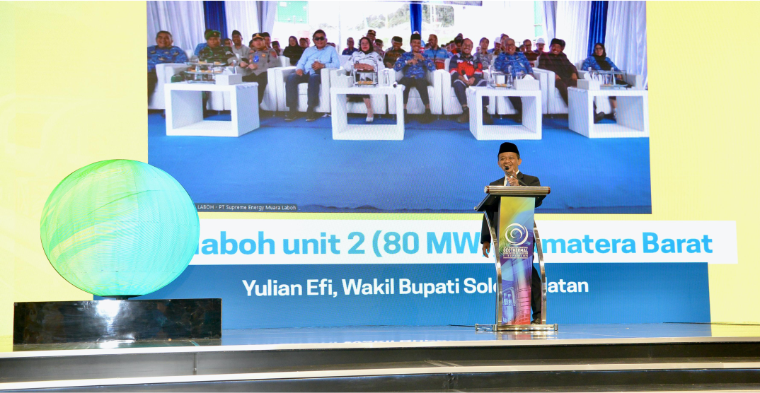 Minister of Energy and Mineral Resources Bahlil Lahadalia speaks via livestream with Deputy Regent of South Solok, H. Yulian Efi, during the Indonesia International Geothermal Convention and Exhibition 2025 at the Jakarta Convention Center on Wednesday (Sept 17). (Lucky Ebenhaezer)