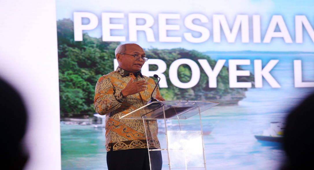 Djoko Siswanto, Head of the Special Task Force for Upstream Oil and Gas Business Activities (SKK Migas), delivers remarks at the “Abadi LNG Project FEED Commencement Inauguration and Press Conference” at Hotel Mulia, Jakarta, on August 28, 2025. He noted that once operational, the project is expected to produce approximately 9.5 MTPA of LNG, 150 MMSCFD of pipeline gas, and 35,000 barrels of condensate per day.(Lucky Ebenhaezer)