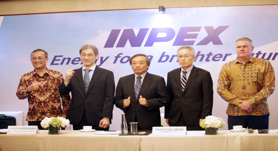 (Second to left): Kenji Hasegawa, President Director of INPEX Indonesia; Takayuki Ueda, President & CEO of INPEX Corporation; Akihiro Watanabe, Senior Vice President for Asia Projects at INPEX; and Jarrad Blinco, Executive Project Director at INPEX, attend the “Abadi LNG Project Front-End Engineering and Design (FEED) Phase Commencement Inauguration and Press Conference” at Hotel Mulia, Jakarta, on August 28, 2025.(Lucky Ebenhaezer)