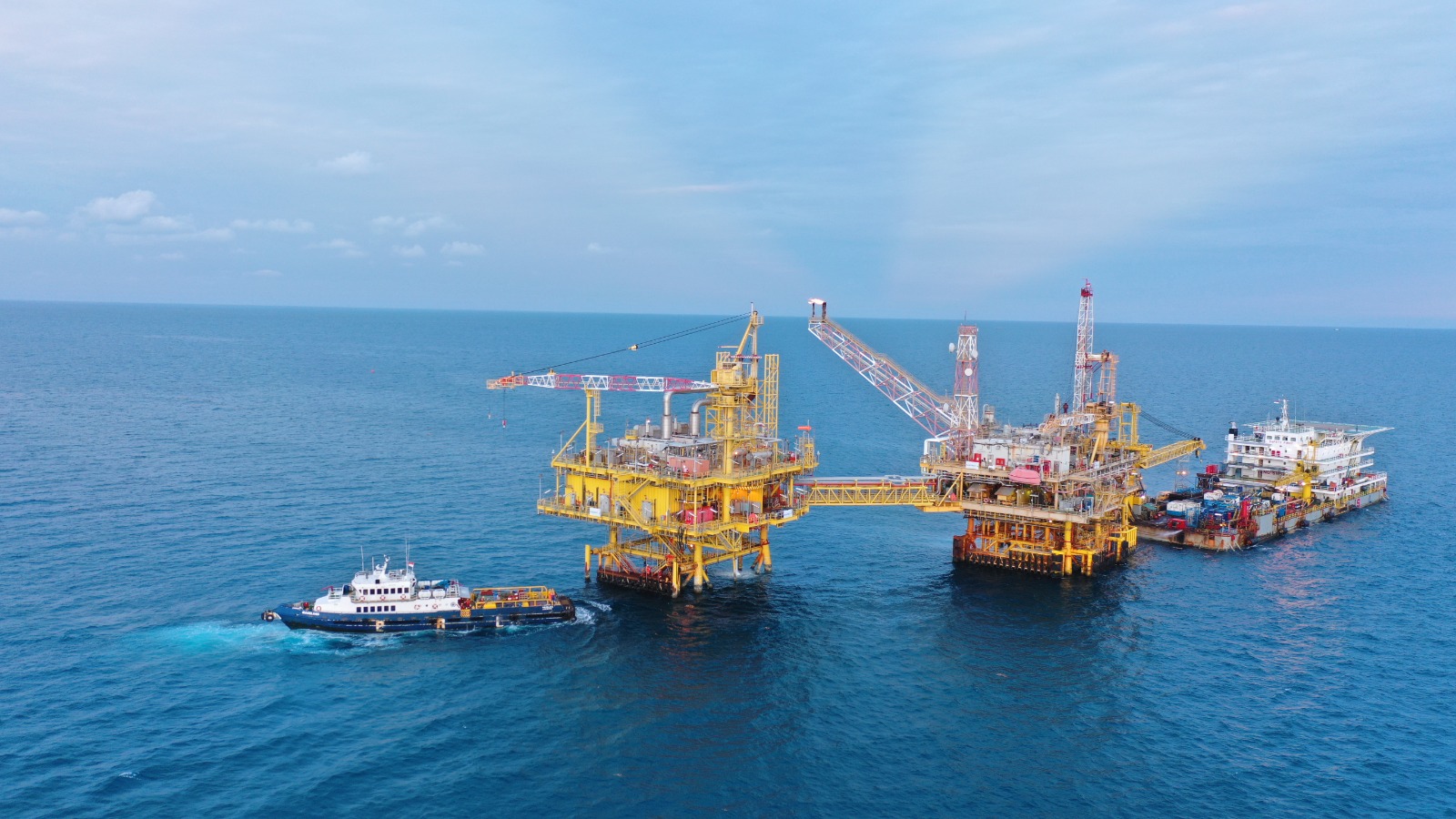 Pertamina Hulu Energi's H1 oil and gas output falls 10% y/y, drilling slows