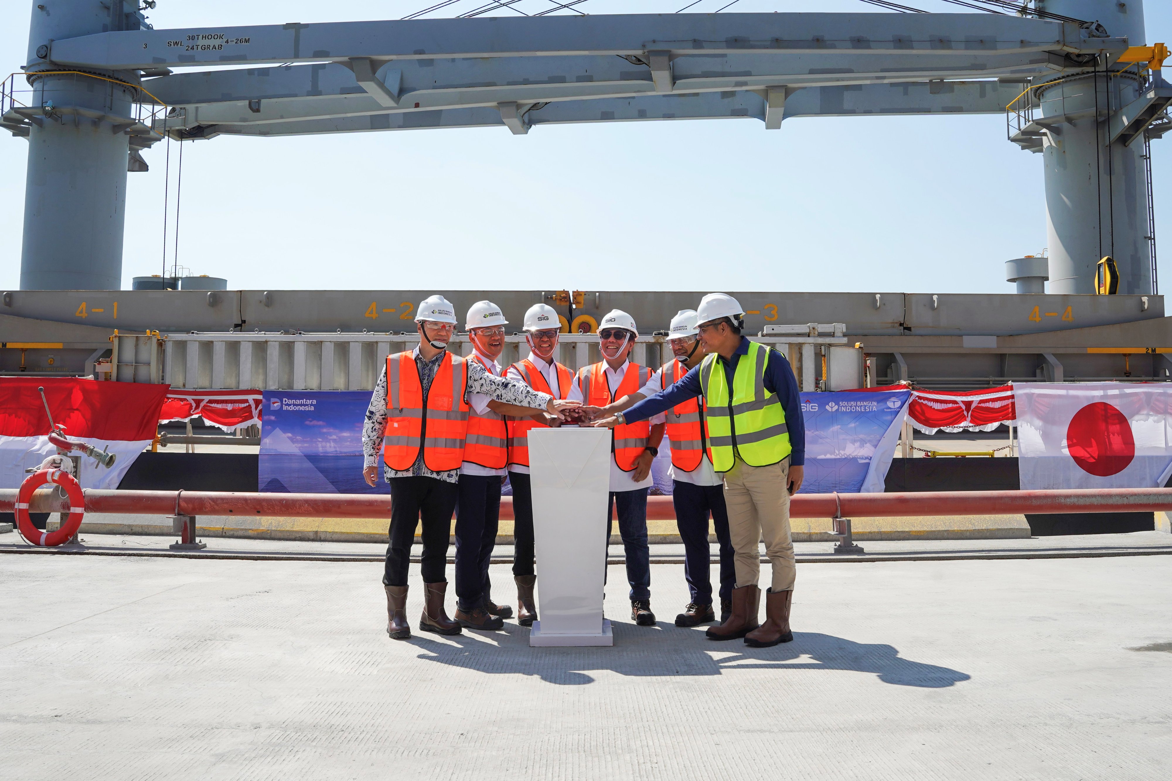 SIG launches Tuban export facility, targets U.S. cement market