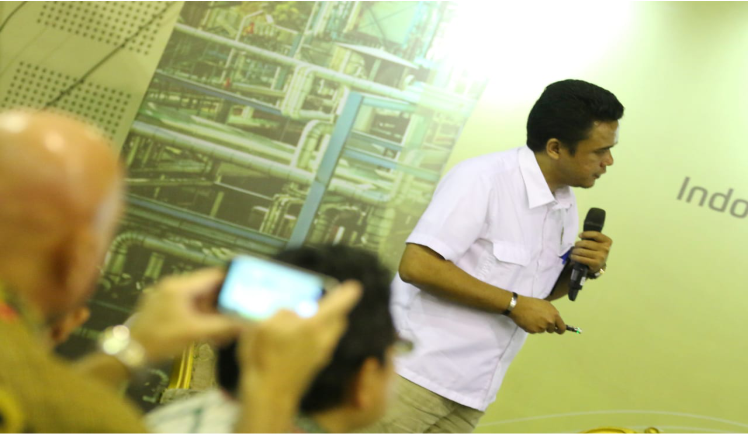 Prima Panggabean,  sub-division head for supervision of oil and gas exploitation of the Energy and Mineral Resources Ministry (MEMR), delivered a presentation at the Indonesia Oil &Gas  2020 Outlook Conference  -- LNG Infrastructure, Transport & Logistics Forum 2019 in Jakarta, Thursday (28/11). (Petromindo|Dasir)